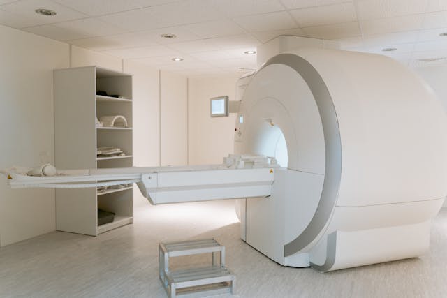 CT versus RMN: Decodificând diferențele dintre scanare și imagistică medicală