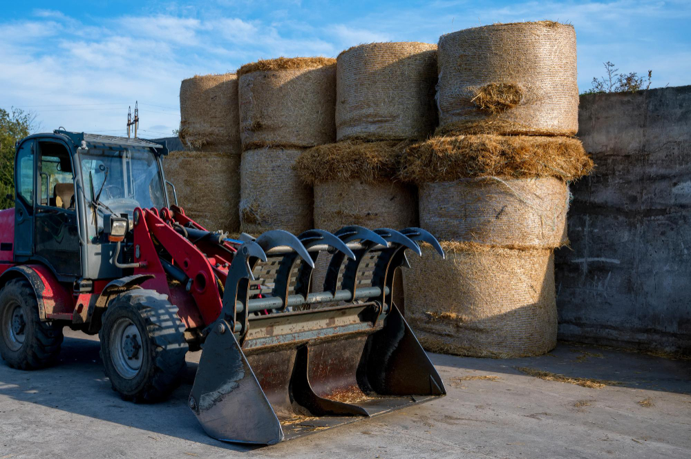 Cum să alegi cel mai bun încărcător frontal pentru tractorul tău