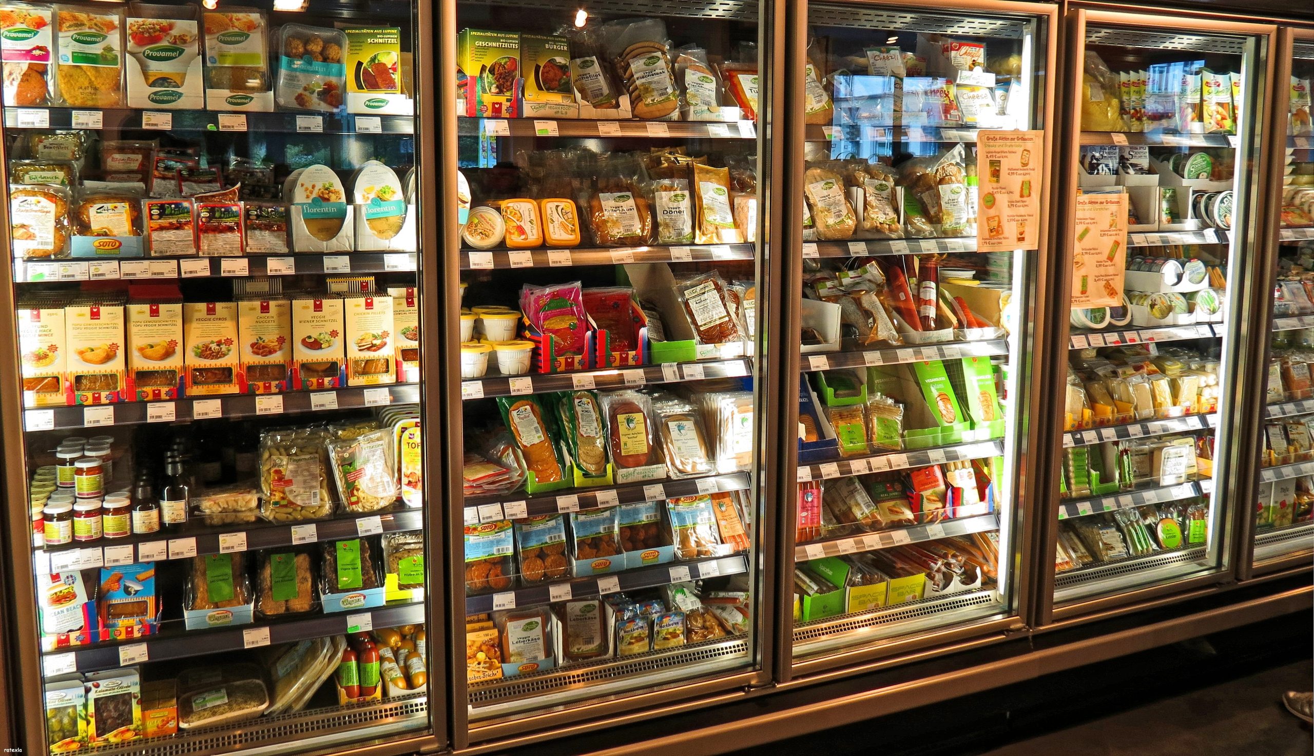 Cum organizezi corect alimentele într-un frigider No Frost pentru păstrare mai lungă